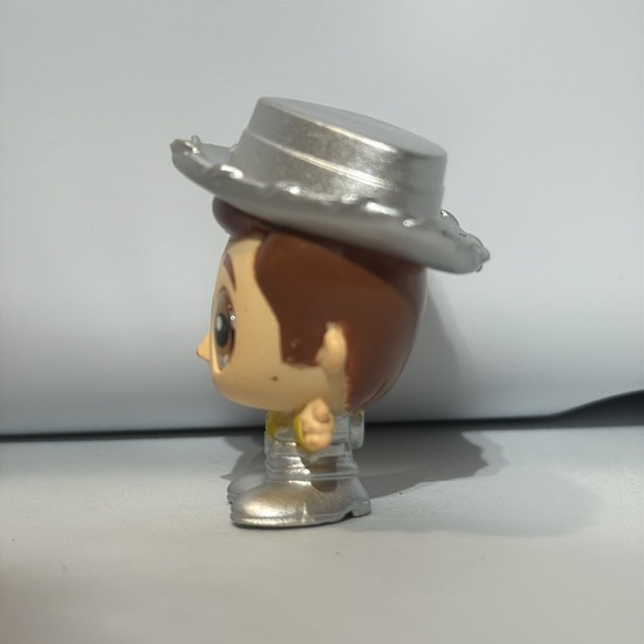 Disney Doorables | Special edition | Silver Woody - Picture 4 of 4